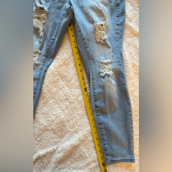 Rue 21 Light Blue Distressed Women's Jeans - Picture 3 of 13
